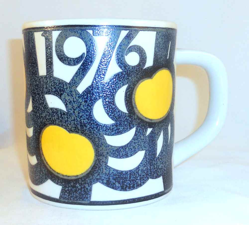 1976 Royal Copenhagen Large Annual Mug Sterling Silver Medallion