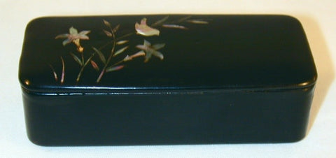 Mother of Pearl Snuffbox