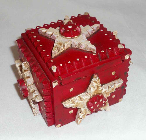 2001 Tim Strawser Carved Wood Painted Primitive Folk Art Small Sliding Lid Box