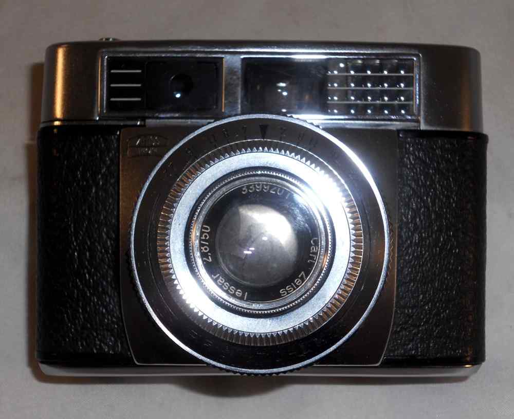 ZEISS IKON Contessa LKE 35 Millimeter SLR Camera Zeiss Tessar 2.8/50 Lens  W/Case