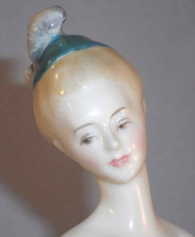 English Royal Doulton Bone China Woman Figurine CLARINDA NH 2724 