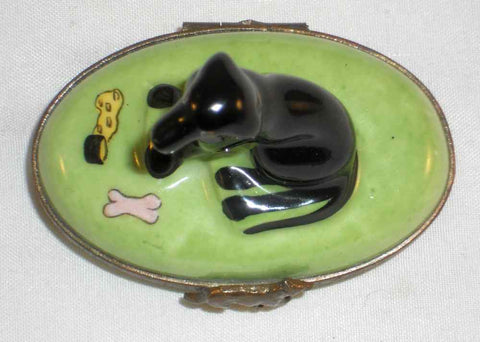 Limoges France Hand Painted Eximious Trinket Box Having Black Dog